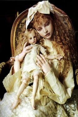 Аня и её куклы